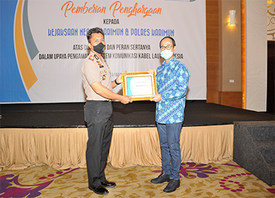 ASKALSI Memberikan Penghargaan Kepada Pihak yang Mendukung Pengamanan Sistem Komunikasi Kabel Laut di Seluruh Indonesia